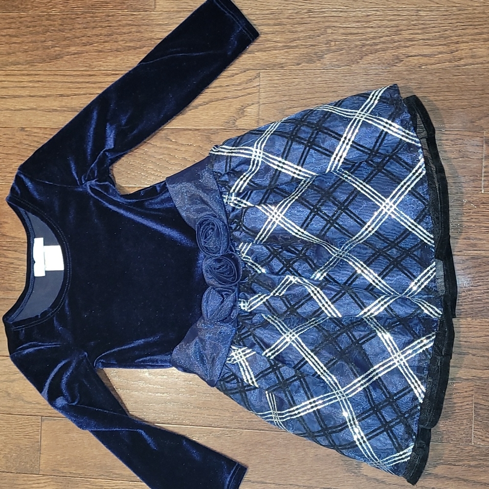 Girls blue Velvet Christmas Dress Size 4T. Only worn once . Bonnie Jean